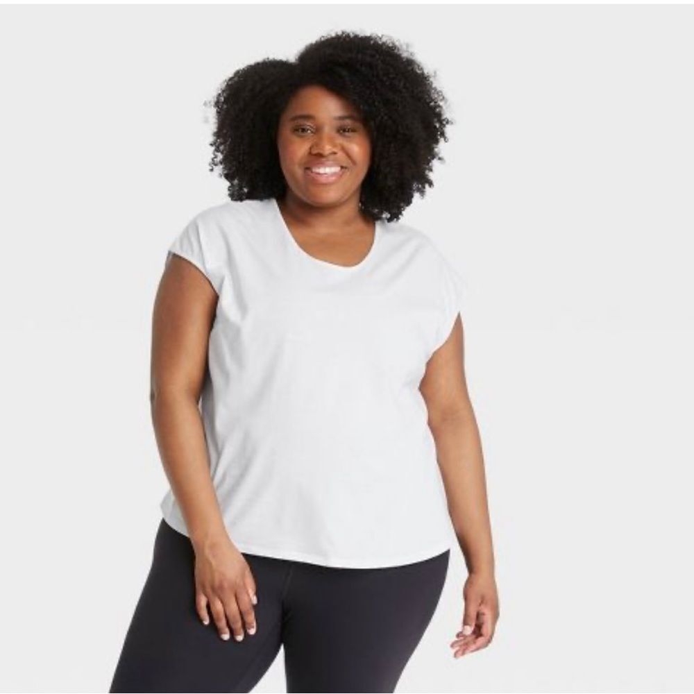 All in Motion Core Scoop Neck Tee N1